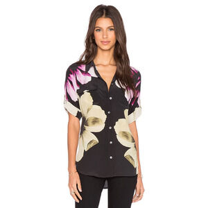 Equipment Digital Flower Short Sleeve Slim Signature Top Size S Black Silk